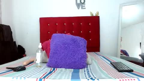 Snapshot of kattysex74 chatting on 12.19.24 kattysex74 online show from 12.19.24