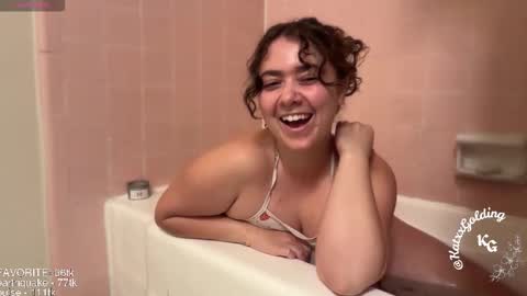 Snapshot of katxxgolding chatting on 11.08.25 Princesse Kat online show from 11.08.25