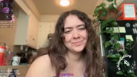 Snapshot of katxxgolding chatting on 11.08.25 Princesse Kat online show from 11.08.25