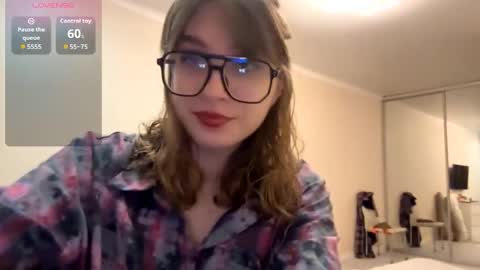 Snapshot of katy653394 chatting on 03.25.26 Olivia online show from 03.25.26