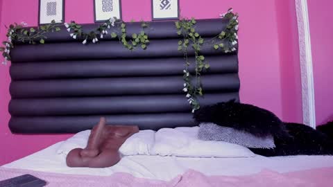 katy_contreras online show from 01.30.25