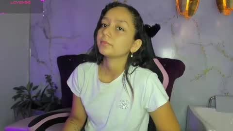 Snapshot of katy_sweet19 chatting on 06.25.26 Katy online show from 06.25.26