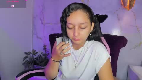 Snapshot of katy_sweet19 chatting on 06.28.26 Katy online show from 06.28.26