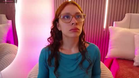 Snapshot of katy_van chatting on 02.18.26 Katy Van online show from 02.18.26