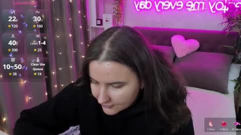 Snapshot of katyaneilson chatting on 02.26.26 Kate online show from 02.26.26