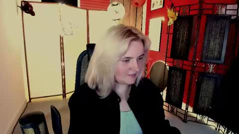 Snapshot of katybriggs chatting on 06.05.26 Katy online show from 06.05.26