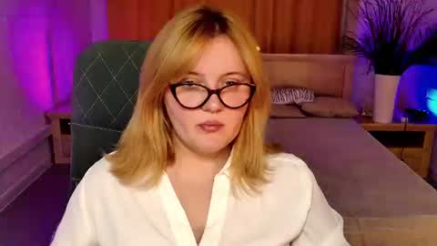 Snapshot of katybriggs chatting on 07.19.26 Katy online show from 07.19.26