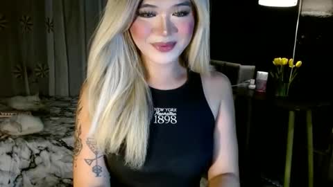 Snapshot of katykiat chatting on 10.21.25 katykiat online show from 10.21.25