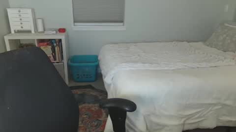 Katy online show from 04.11.26