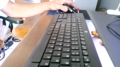Snapshot of kawa98karbu chatting on 06.25.26 kawa98karbu online show from 06.25.26