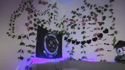 Snapshot of kawai_kittypussy chatting on 02.27.26 Mia online show from 02.27.26