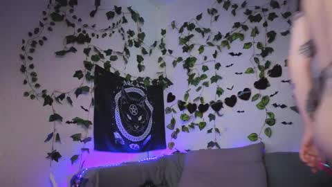 Mia online show from 03.23.26