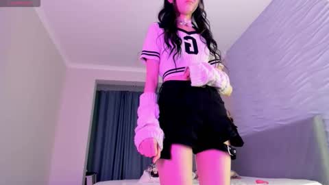 Snapshot of kawai_mai chatting on 10.17.25 mai online show from 10.17.25