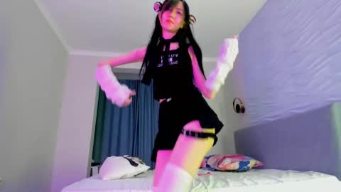 Snapshot of kawai_mai chatting on 10.20.25 mai online show from 10.20.25