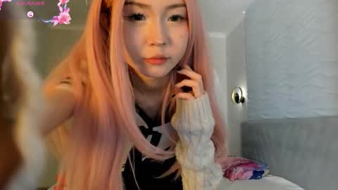 Snapshot of kawai_mai chatting on 11.26.25 mai online show from 11.26.25