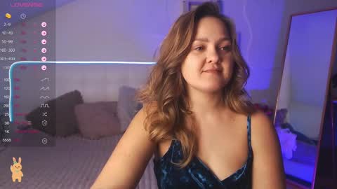 Snapshot of kaya_davies chatting on 02.14.25 Kaya online show from 02.14.25