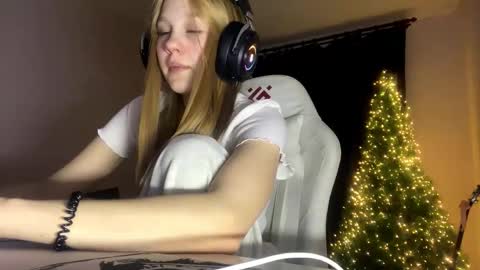 Amia online show from 02.04.26