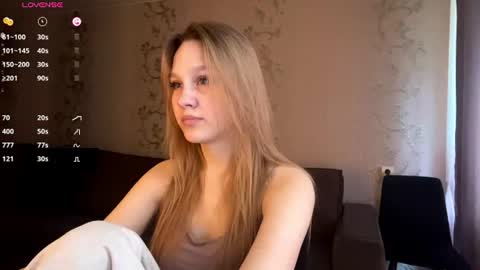 Snapshot of kayceefroehner chatting on 07.16.26 Amia online show from 07.16.26