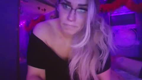 M and K online show from 04.16.26