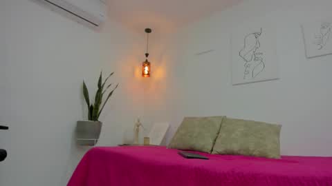      K A Y L A      online show from 11.03.25