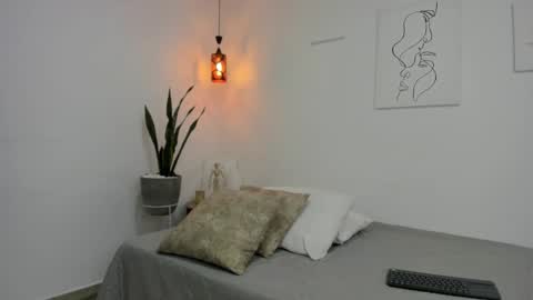      K A Y L A      online show from 11.18.25