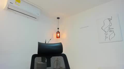      K A Y L A      online show from 11.22.25