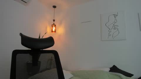      K A Y L A      online show from 11.26.25