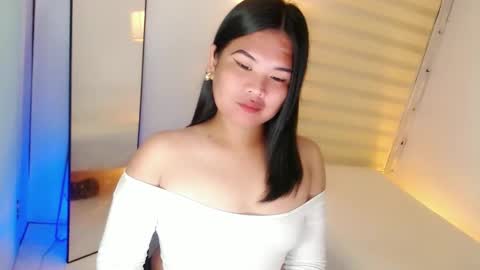 Y O U R        F U T U R E       K A Y L E E  online show from 02.13.25