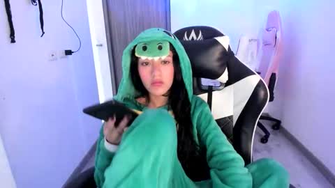 kaylie online show from 11.19.25