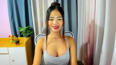 Snapshot of kazel_dominant chatting on 12.22.24 KAZEL online show from 12.22.24