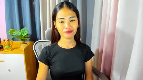 Snapshot of kazel_dominant chatting on 01.24.25 KAZEL online show from 01.24.25