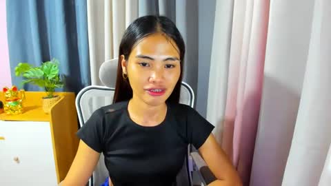 Snapshot of kazel_dominant chatting on 01.24.25 KAZEL online show from 01.24.25