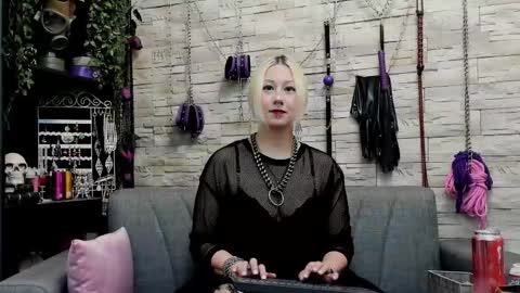 Miss Kazia online show from 10.12.25