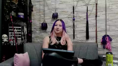 Miss Kazia online show from 11.20.25