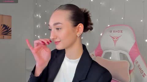 Kelly GMT 2 Su We Th Fr Sa   0300AM-09-00AM   online show from 02.16.26