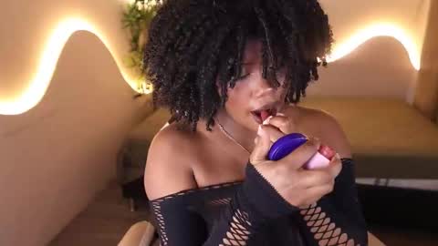 Kehlannis online show from 10.16.25