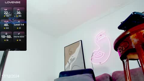 Snapshot of keila_mendoza chatting on 12.17.24 Keila online show from 12.17.24