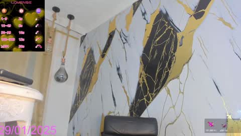 Snapshot of keila_mendoza chatting on 01.30.25 Keila online show from 01.30.25