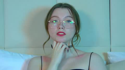 Keira online show from 02.22.25