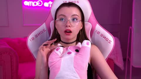 Keira online show from 02.23.25