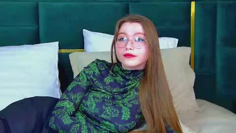 Keira online show from 03.11.25