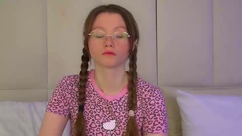 Keira online show from 11.26.25