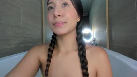keiry_gonzalez23_aws online show from 10.08.25