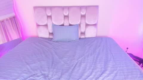 Snapshot of keisy_2 chatting on 09.18.25 Keisy online show from 09.18.25