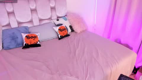 Snapshot of keisy_2 chatting on 10.10.25 Keisy online show from 10.10.25