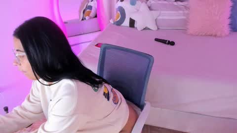 Snapshot of keisy_2 chatting on 11.15.25 Keisy online show from 11.15.25