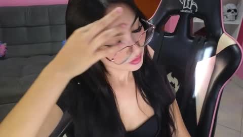 Snapshot of keity_luna chatting on 11.13.25 keity_luna online show from 11.13.25