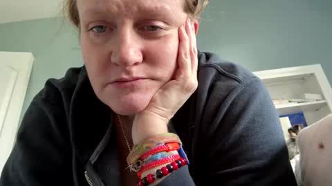 Snapshot of kellilyn10 chatting on 04.13.26 kellilyn10 online show from 04.13.26