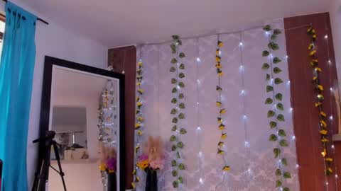 kelly__thomson online show from 04.09.26