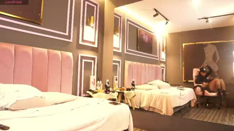 kelly__thomson online show from 04.16.26